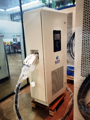 CCS1 240kW σταθμός φόρτισης ηλεκτρικών οχημάτων με διπλό όπλο συνεχούς ρεύματος